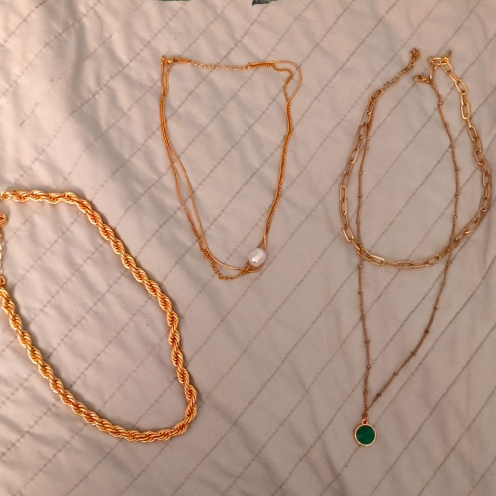 Necklace Bundle. 3 Necklaces. In good condition. 14k Gold plated/Fade resistant.